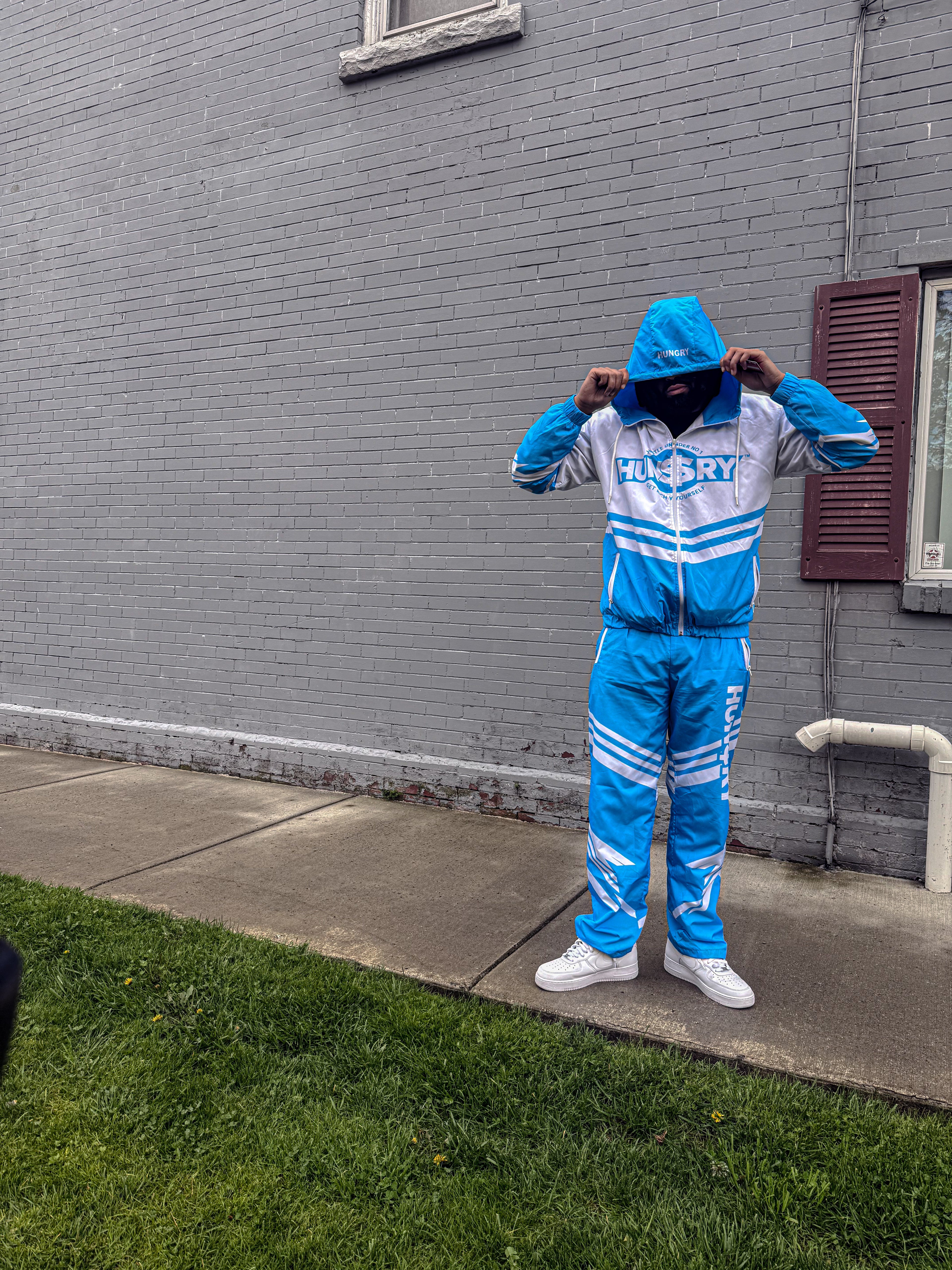 HUNGRY PREMIUM WINDBREAKER